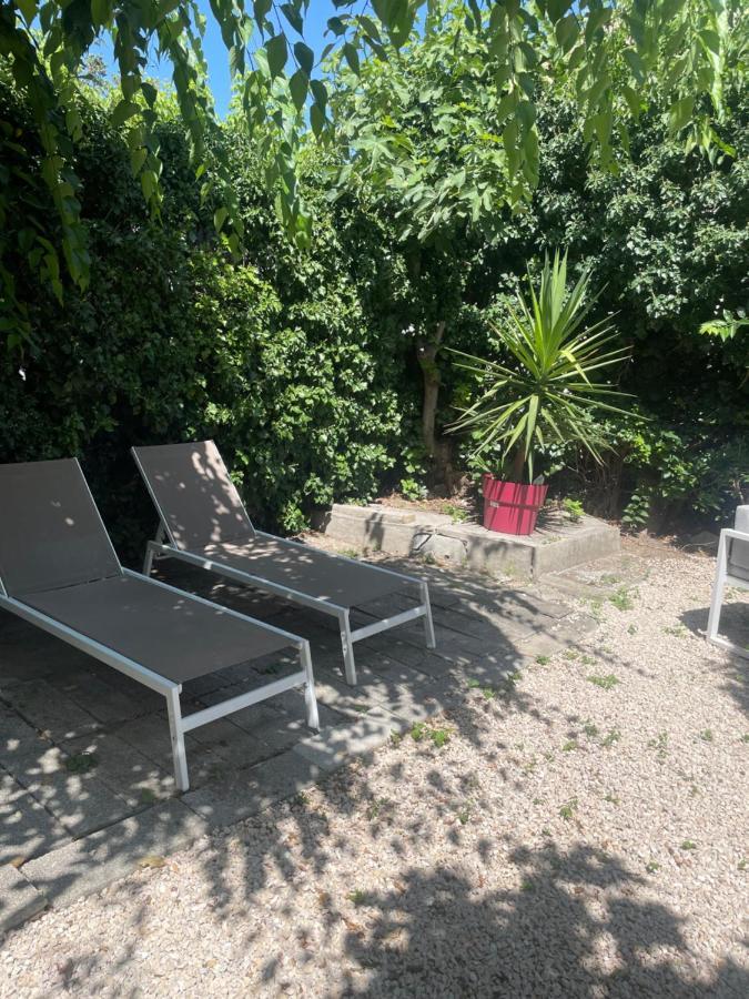 Appartement Avec Jardin En Ville L'Isle-sur-la-Sorgue Exterior photo