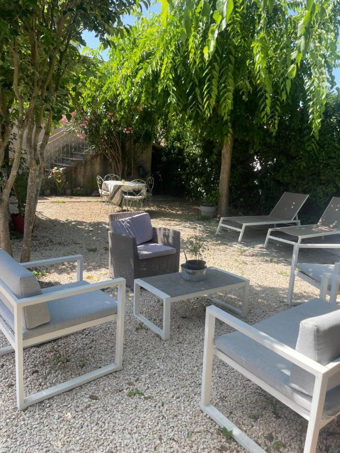 Appartement Avec Jardin En Ville L'Isle-sur-la-Sorgue Exterior photo